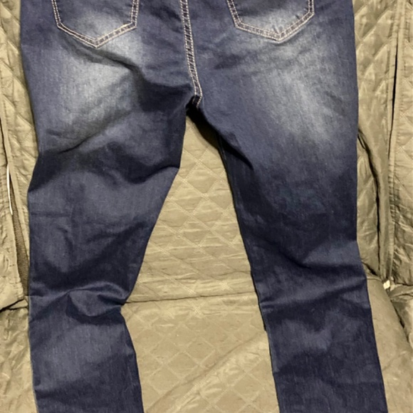 V.I.P. Skinny Jeans - New with Tags! - Picture 2 of 4